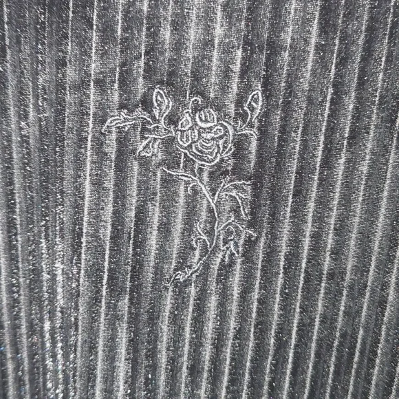 Disturbia Rosaline Velour Rib Crop Top (NWOT) - Picture 3 of 3